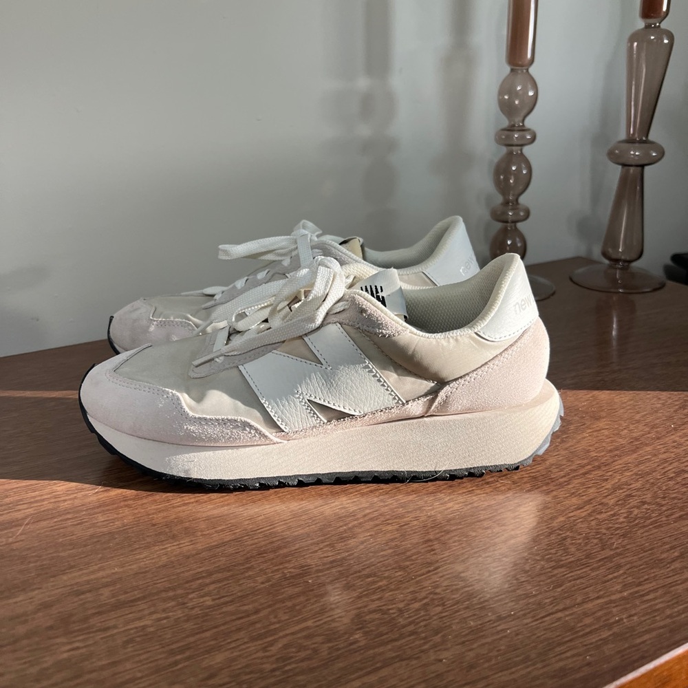 New Balance shoe size 7.5 women’s